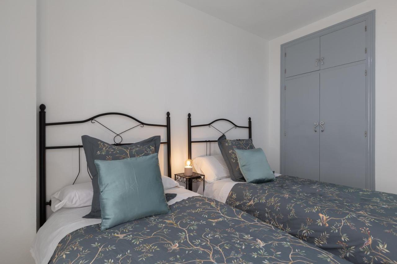 Luminoso Apartamento De Dos Habitaciones Con Terraza Y Parking En El Centro Málaga Eksteriør bilde
