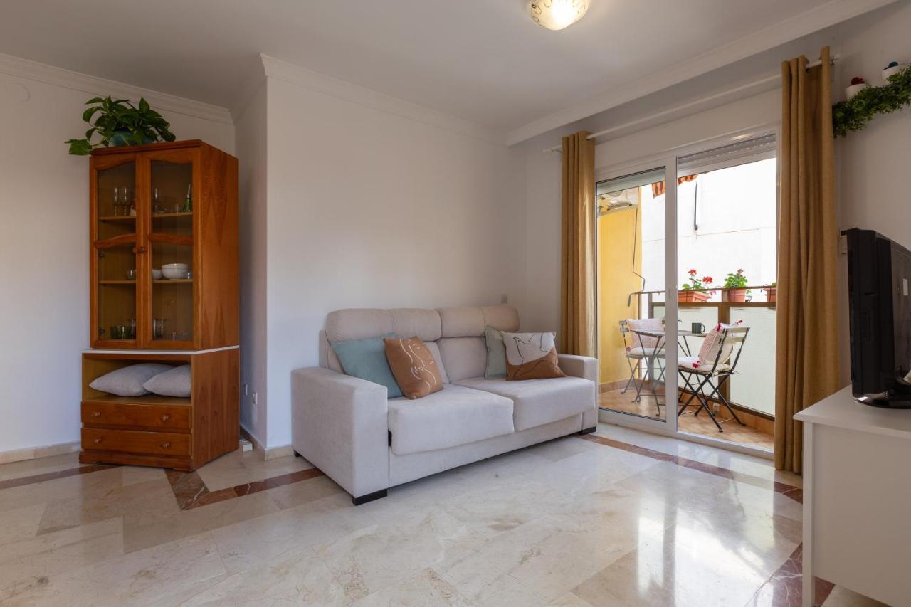 Luminoso Apartamento De Dos Habitaciones Con Terraza Y Parking En El Centro Málaga Eksteriør bilde